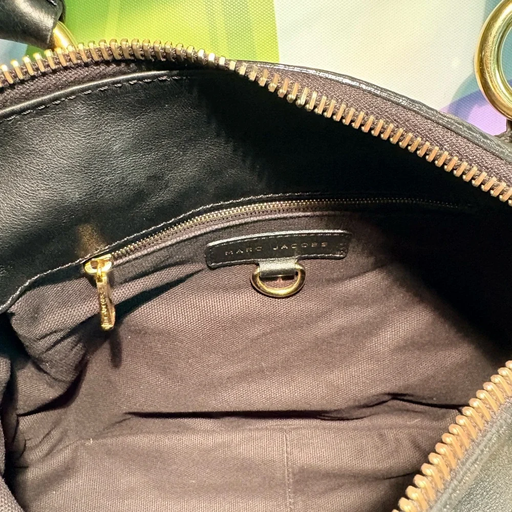 Marc Jacobs Black Leather Shoulder Bag with Gold Hardware - Picture 8 of 10